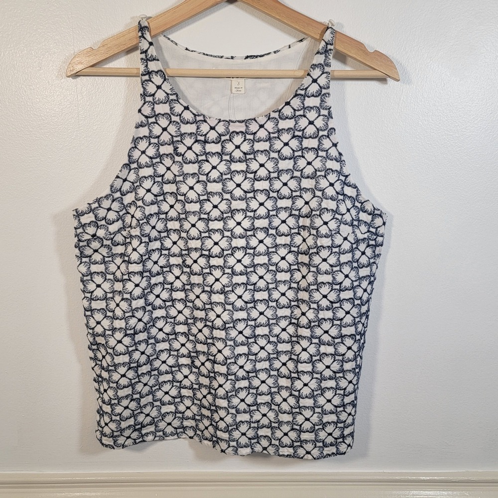 NWT Francesca's Miami Sleeveless Top Blue‎ Embroidered Floral Tank Size Small